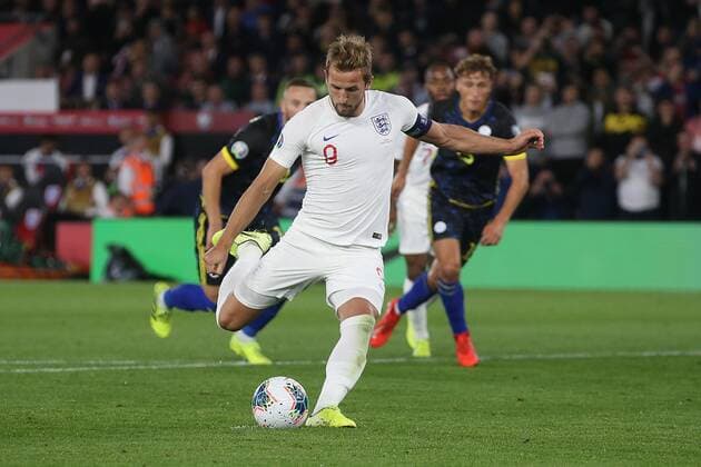 England v Kosovo UEFA EURO, EM, Europameisterschaft,Fussball 2020 Qualifiers Harry Kane of England misses his penalty kick during the UEFA Euro 2020 Qualifiers match at the St Mary s Stadium, Southampton Content Not Available For UK Newspapers Copyright: xPaulxChestertonx FIL-13632-0045