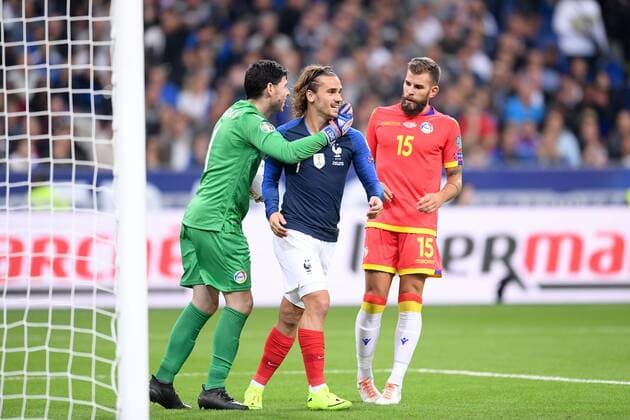 07 ANTOINE GRIEZMANN (FRA) - FAIR PLAY - 15 MOISES SAN NICOLAS (AND) FOOTBALL : France vs Andorre - Qualifications Euro 2020 - 10 09 2019 FEP Panoramic 