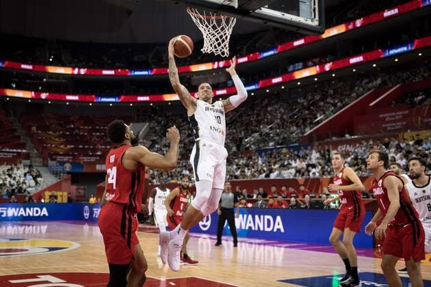Basketball Shanghai 09.09.2019 FIBA Basketball Weltmeisterschaften World Cup WM Weltmeisterschaft Deutschland (GER) - Kanada (CAN) Daniel Theis (Deutschland, No.10) BIRCH Khem (Kanada, No.24)
