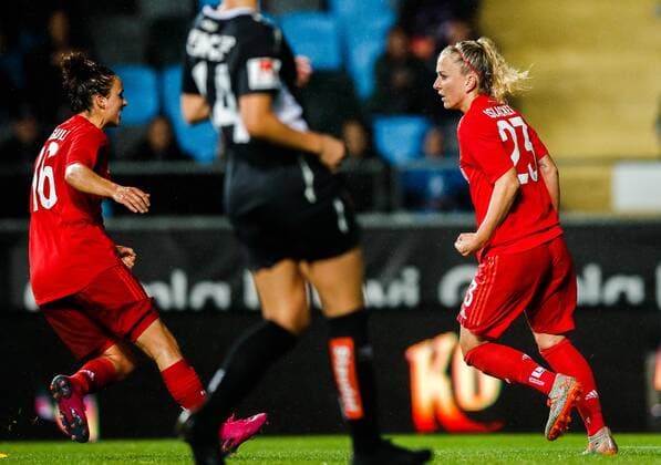 190911 Lina Magull and Mandy Islacker of Bayern Munich celebrate the 0-1 goal during the Champions League match between Kopparbergs Göteborg and Bayern Munich on September 11, 2019 in Gothenburg. Photo: Michael Erichsen BILDBYRAN Cop 89 kopparbergs göteborg göteborg bayern munich bayern münchen bbeng champions league womens dam football fotboll soccer Copyright: MICHAELxERICHSEN BB190911BB187