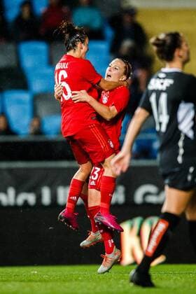 190911 Lina Magull and Mandy Islacker of Bayern Munich celebrate the 0-1 goal during the Champions League match between Kopparbergs Göteborg and Bayern Munich on September 11, 2019 in Gothenburg. Photo: Michael Erichsen BILDBYRAN Cop 89 kopparbergs göteborg göteborg bayern munich bayern münchen bbeng champions league womens dam football fotboll soccer Copyright: MICHAELxERICHSEN BB190911BB188
