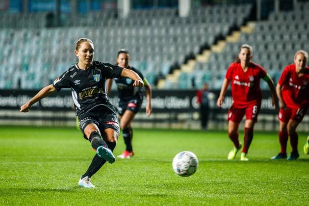 190911 Elin Rubensson of Göteborg scores the 1-1 goal during the Champions League match between Kopparbergs Göteborg and Bayern Munich on September 11, 2019 in Gothenburg. Photo: Michael Erichsen BILDBYRAN Cop 89 kopparbergs göteborg göteborg bayern munich bayern münchen bbeng champions league womens dam football fotboll soccer Copyright: MICHAELxERICHSEN BB190911BB199