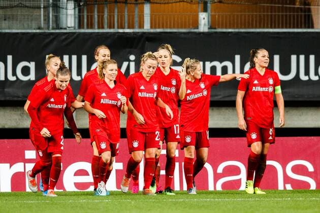 190911 Players of Bayern Munich celebrate the 1-2 goal during the Champions League match between Kopparbergs Göteborg and Bayern Munich on September 11, 2019 in Gothenburg. Photo: Michael Erichsen BILDBYRAN Cop 89 kopparbergs göteborg göteborg bayern munich bayern münchen bbeng champions league womens dam football fotboll soccer jubel Copyright: MICHAELxERICHSEN BB190911BB201