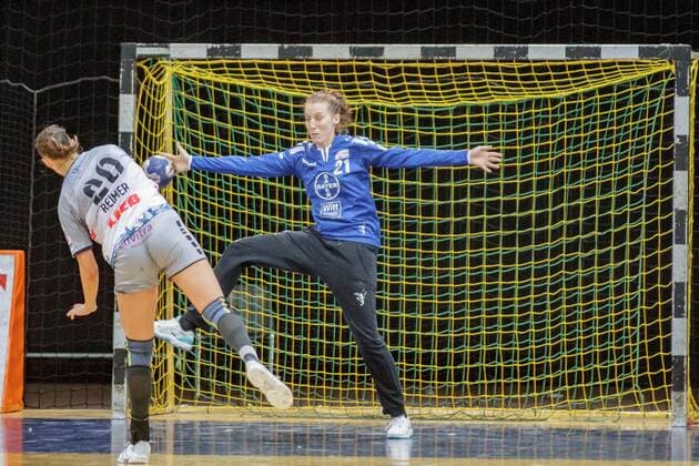 1. Frauen Handball Bundesliga, TSV Bayer 04 Leverkusen - Neckarsulmer SU, Leverkusen, 11.9.2019 Nele Kurzke (TSV Bayer 04 Leverkusen) & Nele Reimer (Neckarsulmer SU), TSV Bayer 04 Leverkusen - Neckarsulmer SU am 11.9.2019 in der Ostermann Arena, Leverkusen Copyright: xBEAUTIFULxSPORTS MarcxJungex