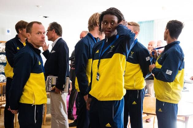Tennis, DavisCup, Schweden - Israel, Ikea-Duell zur Auslosung 2019 Davis Cup Sweden v Israel 190912 Captain Johan Hedsberg (SWE) and Mikael Ymer (SWE) ahead of the draw ceremony on September 12, 2019 in Stockholm. Copyright: ANDREASxLxERIKSSON BB190912AE021