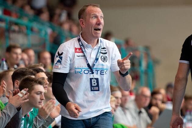 Minden, Deutschland 12.09.2019: 1. Handball-Bundesliga - 2019 2020 - GWD Minden vs. Die Eulen Ludwigshafen Frank Carstens (Trainer Minden) Minden Nordrhein-Westfalen Deutschland Kampa Halle