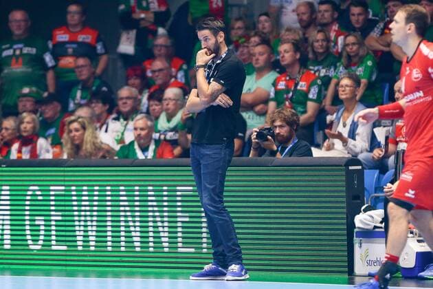 Sport Bilder des Tages 12.09.2019, xtgx, Handball Luqui Moly HBL, MT Melsungen - SC Magdeburg emspor, v.l. Bennet Wiegert (Magdeburg, Trainer) enttäuscht, schaut enttäuscht, niedergeschlagen, disappointed Kassel