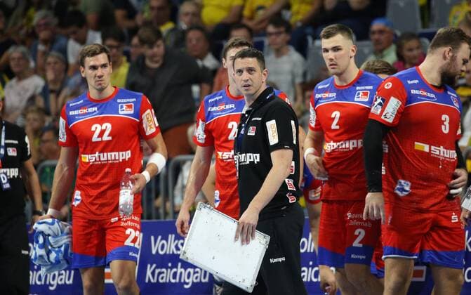 Handball, 1. Bundesliga: Rhein-Neckar-Löwen - HBW Balingen-Weilstetten, 5. Spieltag am 12.09.2019, Saison 2019 20, ZmdZ, Trainer Jens Bürkle (Balingen-Weilstetten), nimmt eine Auszeit, Rhein-Neckar-Löwen - HBW Balingen-Weilstetten