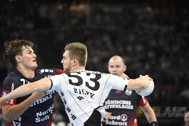 Magnus Röd (SG Flensburg-Handewitt) gegen Nikola Bilyk (THW Kiel), Handball-Bundesliga, Liqui-Moly-HBL, Männer, 5. Spieltag, THW Kiel vs SG Flensburg-Handewitt, 12.09.19 Kiel Sparkassen Arena Schleswig-Holstein Germany