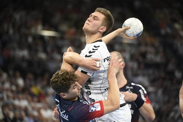 Nikola Bilyk (THW Kiel) gegen Marius Steinhauser (SG Flensburg-Handewitt), Handball-Bundesliga, Liqui-Moly-HBL, Männer, 5. Spieltag, THW Kiel vs SG Flensburg-Handewitt, 12.09.19 Kiel Sparkassen Arena Schleswig-Holstein Germany
