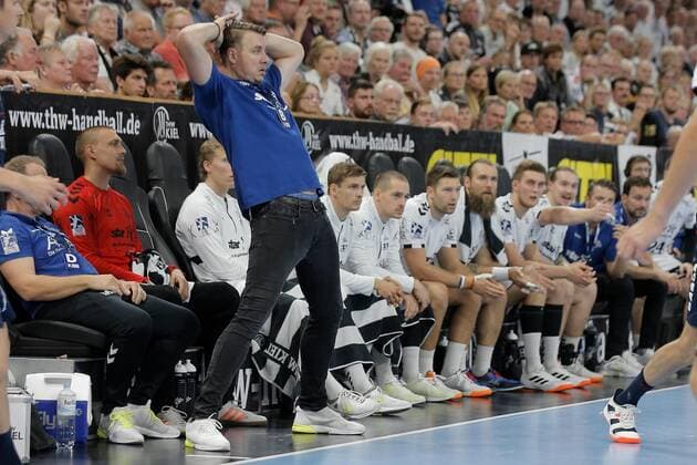 Sport Bilder des Tages 1.Handball Bundesliga THW Kiel - Flensburg Handewitt, Kiel, 12.9.2019 Trainer Filip Jacha ( THW Kiel ) wütend wuetend Copyright: xBEAUTIFULxSPORTS DRPx