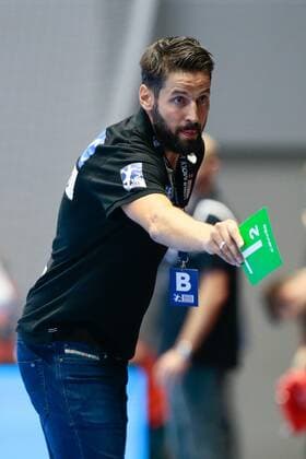 12.09.2019, xtgx, Handball Luqui Moly HBL, MT Melsungen - SC Magdeburg emspor, v.l. Bennet Wiegert (Magdeburg, Trainer) gibt Anweisungen, gestikuliert mit den Armen, gesticulate, gives instructions Kassel