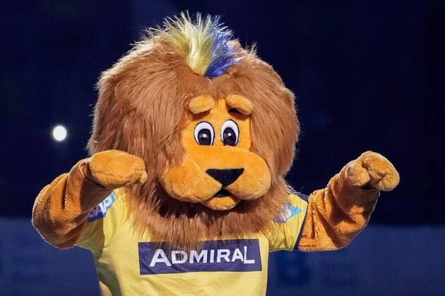 Löwe Conny (Maskottchen, RNL), Einzelbild, Aktion, Action, Jubel, jubelt, jubeln, Freude, freundlich, fröhlich, glücklich, strahlend, optimistisch, 12.09.2019, Mannheim (Deutschland), Handball, Bundesliga, Rhein-Neckar Löwen - HBW Balingen-Weilstetten