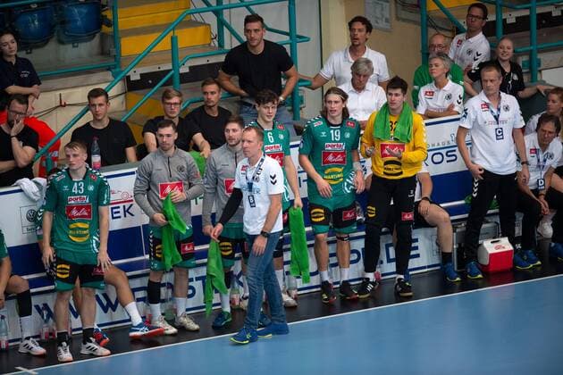 Minden, Deutschland 12.09.2019: 1. Handball-Bundesliga - 2019 2020 - GWD Minden vs. Die Eulen Ludwigshafen Auswechselbank (Minden), (VORNE) Frank Carstens (Trainer Minden) Minden Nordrhein-Westfalen Deutschland Kampa Halle