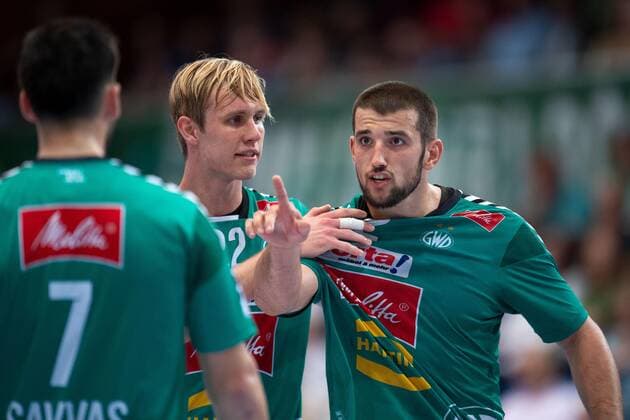 Minden, Deutschland 12.09.2019: 1. Handball-Bundesliga - 2019 2020 - GWD Minden vs. Die Eulen Ludwigshafen (L-R) Savvas Savvas (Minden), Marian Michalczik (Minden), Lucas Meister (Minden) Minden Nordrhein-Westfalen Deutschland Kampa Halle