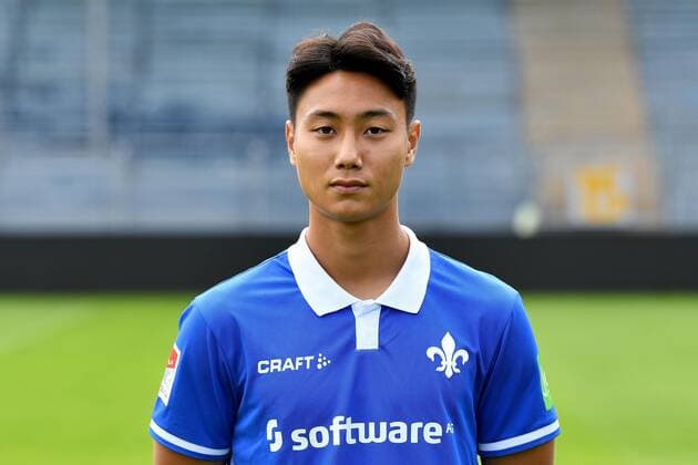 13.09.2019, xfux, Fussball 2.Bundesliga, SV Darmstadt 98, 2.BL, Porträttermin 2019 2020, Mannschaftsfoto Fototermin, emonline, emspor, deloka, v.l. Seung-ho Paik; (SV Darmstadt 98) Darmstadt