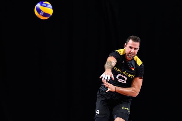 13.09.2019, Paleis 12, Brüssel Bruessel Volleyball, Europameisterschaft, Deutschland (GER) vs. Serbien (SRB) Aufschlag Service Georg Grozer ( 9 GER)