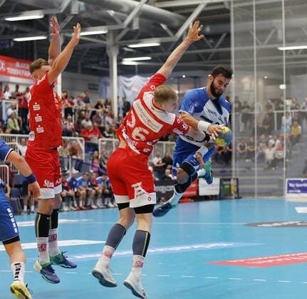 Tobias Hahn 26 (Huettenberg ),Jonas Ellwanger 3 GER,Handball,2.Bundesliga, Tusem Essen:TV Huetenberg ,Essen, Stadion Am Hallo Essen Copyright: xEIBNER RonaldxBrendelx EP_RBL