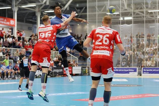 Dieudonne Mubenzemm 22 (Huettenberg ),Jucas Firnhaber 26,Tim Zechel 96 GER,Handball,2.Bundesliga, Tusem Essen:TV Huetenberg ,Essen, Stadion Am Hallo Essen Copyright: xEIBNER RonaldxBrendelx EP_RBL