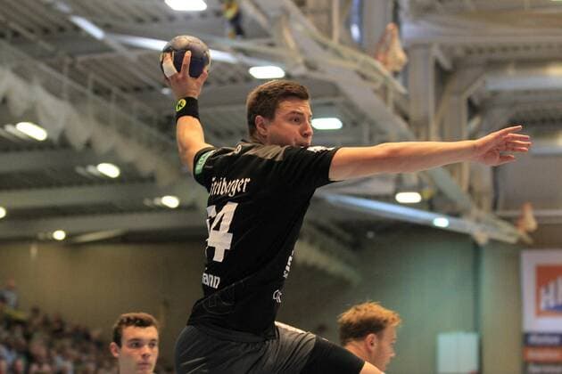 2.Bundesliga Handball VfL Luebeck-Schwartau - HC Elbflorenz 2006 14.09.2019, Hansehalle Luebeck, GER, VfL Luebeck-Schwartau - HC Elbflorenz 2006 im Bild picture shows Robin Hoffmann (HC Elbflorenz 2006) nim Sprungwurf erstes Tor.