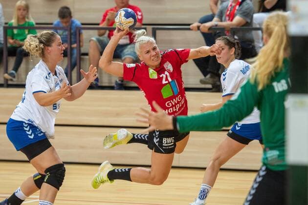 Sophie Lütke (SV Union Halle) beim Torwurf SV Union Halle-Neustadt (Wildcats) vs. TuS Lintfort Handball 2.Bundesliga - Saison 2019 2020 Copyright: xVIADATAx xHolgerxJohnx Halle Saale Sachsen-Anhalt Deutschland