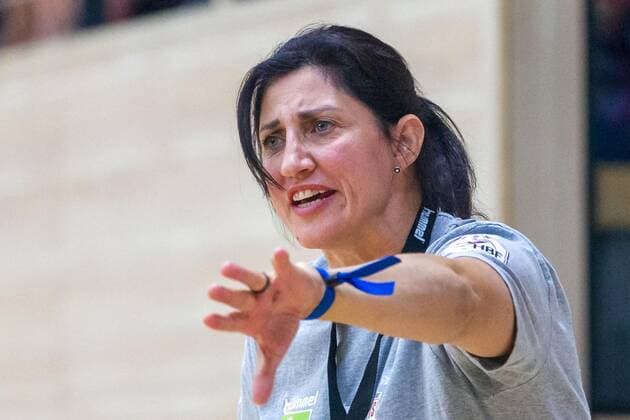 Trainerin Tanja Logvin (Union Halle) Halle Erdgas Sportarena ST Deutschland