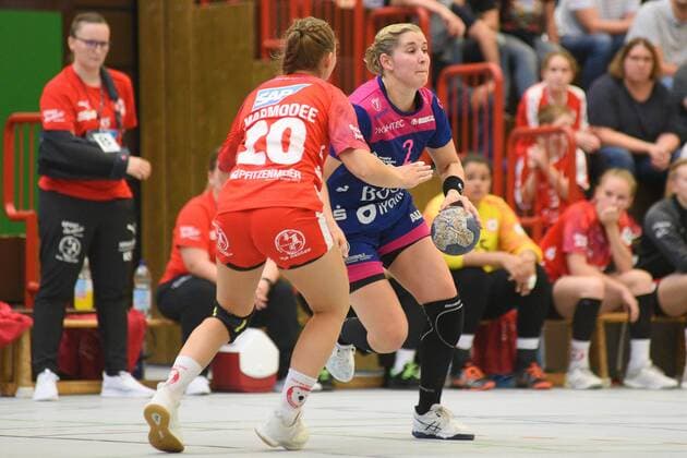 Marlene Zapf (TusSies Metzingen 2) gegen Lea Marmodee (Kurpfalz Baeren 20) TusSies Metzingen, Handball, HBF, Ligaspiel, 14.09.2019, Foto:TBaur Eibner Kurpfalz Baeren vs. TusSies Metzingen Ketsch Copyright: xEIBNER TobiasxBaurx EP_TBR