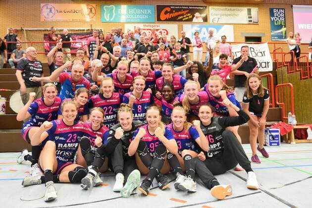 die TusSies feiern den ersten Sieg in der neuen Saison TusSies Metzingen, Handball, HBF, Ligaspiel, 14.09.2019, Foto:TBaur Eibner Kurpfalz Baeren vs. TusSies Metzingen Ketsch Copyright: xEIBNER TobiasxBaurx EP_TBR