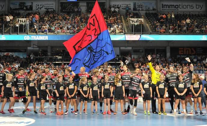 15.09.2019 - Handball - 1. Bundesliga DKB HBL - Saison 2019 2020 - 05. Spieltag: HC Erlangen Metropolregion Nürnberg HCE - TBV Lemgo Lippe - OGo - Mannschaft Team vor Spielbeginn