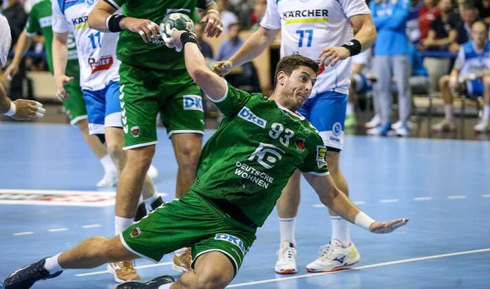 15.09.2019, Handball, 1.Bundesliga, 5.Spieltag, Füchse Berlin - TVB Stuttgart, Max-Schmeling-Halle. Berlins Mijajlo Marsenic wirft den Ball auf das Tor. Handball - 1.Bundesliga - Füchse Berlin - TVB Stuttgart