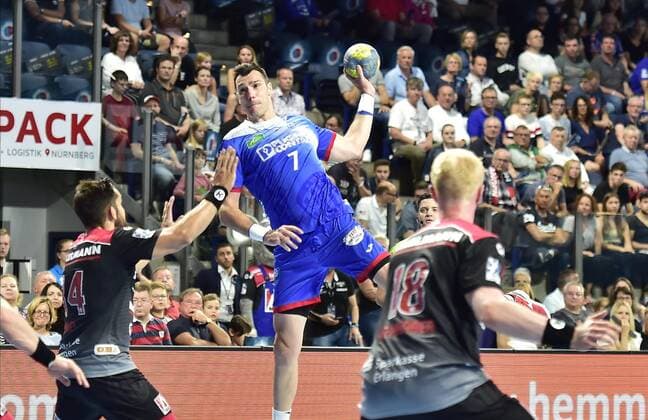 15.09.2019 - Handball - 1. Bundesliga DKB HBL - Saison 2019 2020 - 05. Spieltag: HC Erlangen Metropolregion Nürnberg HCE - TBV Lemgo Lippe - OGo - Quentin Minel (34, HC Erlangen HCE ) Isaias Guardiola (7, TBV Lemgo )