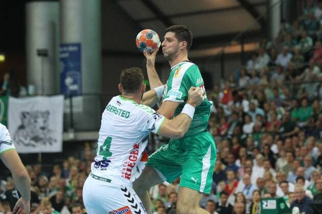 SC DHfK Leipzig vs. FA Goeppingen, Liqui Moly HBL, 15.09.19 Handball, 1. Bundesliga, Saison 2019 2020, 5. Spieltag: SC DHfK Leipzig vs. FRISCH AUF Goeppingen am 15.09.19 in der Arena Leipzig. Im Bild: Jacob BAGERSTED ( 14, FA Goeppingen) gegen Marko MAMIC ( 22, SC DHfK Leipzig) Copyright: xBEAUTIFULxSPORTS JanxKaeferx