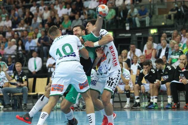 SC DHfK Leipzig vs. FA Goeppingen, Liqui Moly HBL, 15.09.19 Handball, 1. Bundesliga, Saison 2019 2020, 5. Spieltag: SC DHfK Leipzig vs. FRISCH AUF Goeppingen am 15.09.19 in der Arena Leipzig. Im Bild: Bastian ROSCHECK ( 19, SC DHfK Leipzig) gegen Sebastian HEYMANN ( 10, FA Goeppingen) Copyright: xBEAUTIFULxSPORTS JanxKaeferx