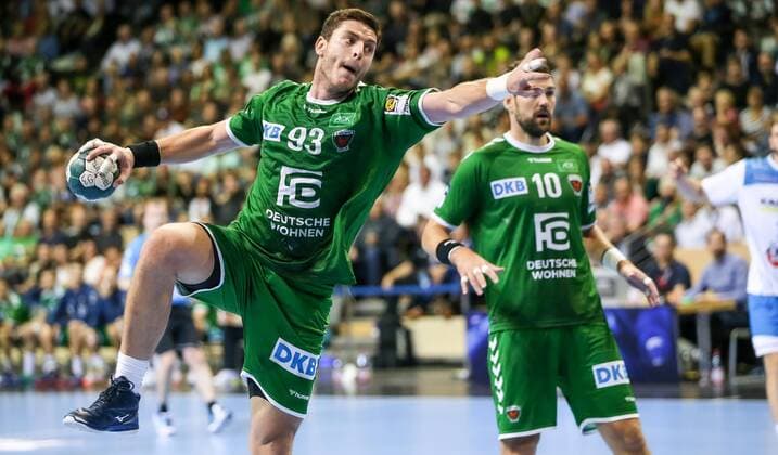 15.09.2019, Handball, 1.Bundesliga, 5.Spieltag, Füchse Berlin - TVB Stuttgart, Max-Schmeling-Halle. Berlins Mijajlo Marsenic wirft den Ball auf das Tor. Handball - 1.Bundesliga - Füchse Berlin - TVB Stuttgart