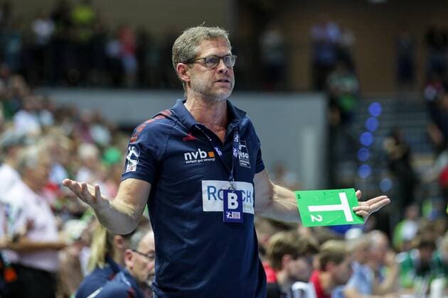 Deutschland,Wetzlar, Rittal-Arena, 15.09.2019, Handball,1. Liqui Moly HBL Bundesliga, 5.Spieltag, HSG Wetzlar - HSG Nordhorn-Lingen Bild:Trainer: Geir Sveinsson (Nordhorn-Lingen) Copyright: HMBxMedia ThomasxJäger