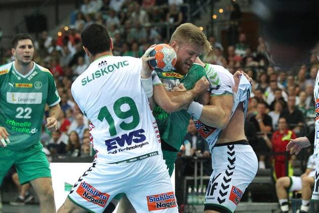 SC DHfK Leipzig vs. FA Goeppingen, Liqui Moly HBL, 15.09.19 Handball, 1. Bundesliga, Saison 2019 2020, 5. Spieltag: SC DHfK Leipzig vs. FRISCH AUF Goeppingen am 15.09.19 in der Arena Leipzig. Im Bild: Maciej GEBALA ( 28, SC DHfK Leipzig) in der Zange, Ivan SLISKOVIC ( 19, FA Goeppingen) Copyright: xBEAUTIFULxSPORTS JanxKaeferx