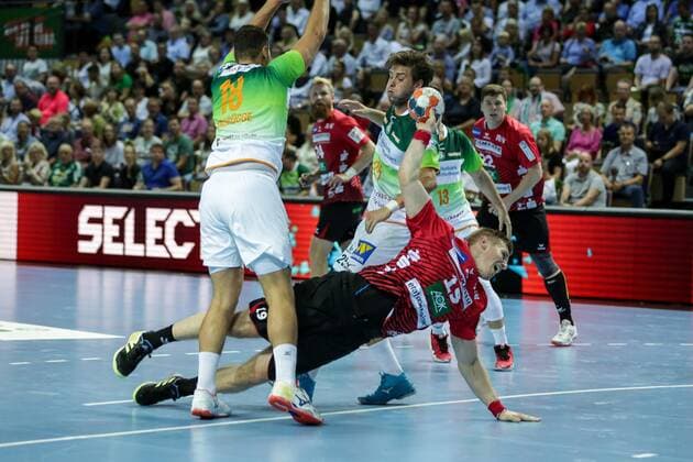 Deutschland,Wetzlar, Rittal-Arena, 15.09.2019, Handball,1. Liqui Moly HBL Bundesliga, 5.Spieltag, HSG Wetzlar - HSG Nordhorn-Lingen Bild: v.li.Nils Torbruegge (HSG Wetzlar, 18),Luca de Boer (Nordhorn-Lingen, 19),Olle Forsell-Schefvert (HSG Wetzlar, 25) Copyright: HMBxMedia ThomasxJäger