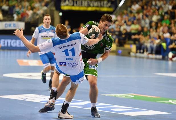 Mijajlo Marsenic (Füchse), mit Ball, vorne Adam Lönn (Stuttgart), Füchse Berlin - TVB Stuttgart 1. Bundesliga, DKB-Handballbundesliga, 2019 2020 Herren, Männer, Maenner, Handball, Deutschland, Germany, Max-Schmeling-Halle Berlin, 15.9.2019