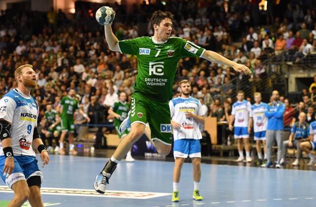 Kevin Struck (Füchse), beim Wurf Füchse Berlin - TVB Stuttgart 1. Bundesliga, DKB-Handballbundesliga, 2019 2020 Herren, Männer, Maenner, Handball, Deutschland, Germany, Max-Schmeling-Halle Berlin, 15.9.2019