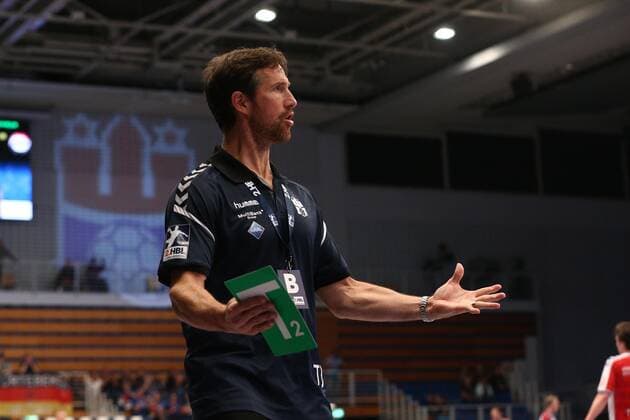 Handball 2. Handball Bundesliga 2019 2020 - Handball Sportverein Hamburg vs. TSV Bayer Dormagen Trainer Torsten Jansen (Hamburg) ist enttäuscht Sporthalle Alsterdorf Hamburg Foto: Frank Schoof