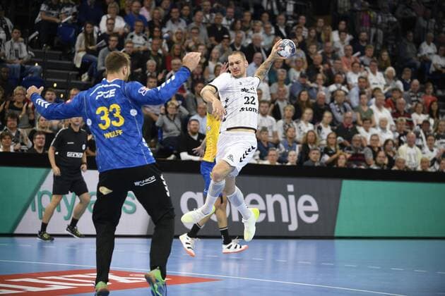 Ole Rahmel (THW Kiel) trifft gegen Andreas Wolff (Kielce), Handball, Männer, THW Kiel vs PGE Vive Kielce, Champions-League, 1. Spieltag, Gruppenphase, 15.09.19 Kiel Sparkassen-Arena Schleswig-Holstein Germany