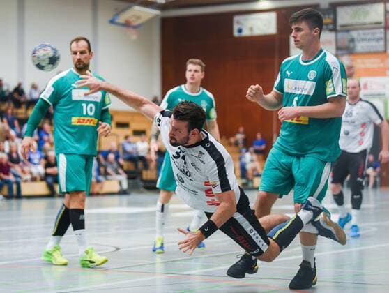 15.09.2019, xpsx, Handball 3.Liga, HSG Hanau - SC DHfK Leipzig II v.l. Lucas Lorenz (Hanau), Mirco Fritzsche (Leipzig) Hanau Hessen Deutschland (DEU)