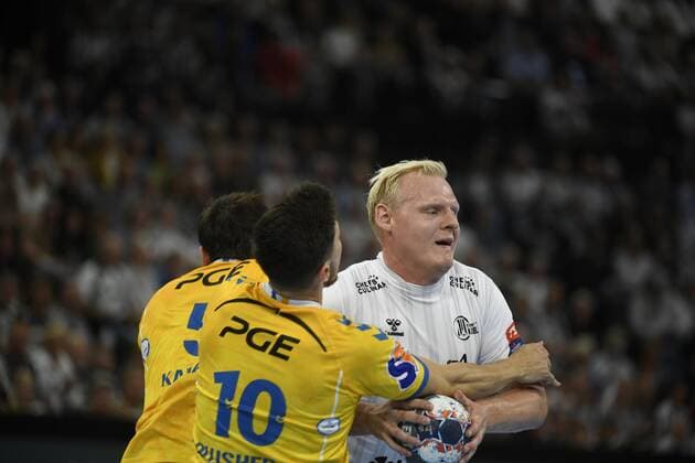 Patrick Wiencek (THW Kiel) gegen Alex Dujshebaev (Kielce), Handball, Männer, THW Kiel vs PGE Vive Kielce, Champions-League, 1. Spieltag, Gruppenphase, 15.09.19 Kiel Sparkassen-Arena Schleswig-Holstein Germany