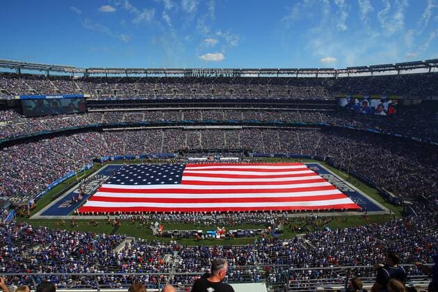 EAST RUTHERFORD, NJ - SEPTEMBER 15: A general view of MetLife Stadium during the National Anthem prior to the National Football League game between the New York Giants and Buffalo Bills on September 15, 2019 at MetLife Stadium in East Rutherford, NJ. (Photo by Rich Graessle Icon Sportswire) NFL, American Football Herren, USA SEP 15 Bills at Giants Icon1909143505