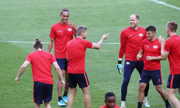 RB Leipzig - Training Fussball Champions League Lissabon, 16.09.2019, Est‡dio da Luz, Fussball, UEFA Champions League, Gruppe G, 1.Spieltag , Benfica Lissabon vs. RB Leipzig , Abschlusstraining am Vortag des Spieles. , Im Bild; Marcel Sabitzer (7, RB Leipzig), Yussuf Poulsen (9, RB Leipzig), Timo Werner (11, RB Leipzig), Torwart Peter Gulacsi (1, RB Leipzig), Diego Demme (31, RB Leipzig) und Marcel Halstenberg (23, RB Leipzig). , UEFA regulations prohibit any use of photographs as image sequences and or quasi-video