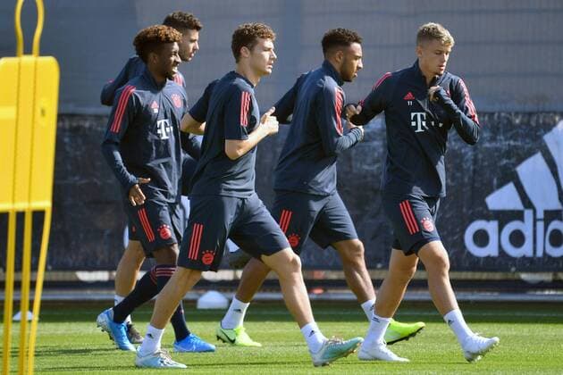 v.re:Michael CUISANCE (Bayern Muenchen), Corentin TOLISSO (Bayern Muenchen), Benjamin PAVARD (Bayern Muenchen), Kingsley COMAN (Bayern Muenchen), Lucas HERNANDEZ (Bayern Muenchen). Aktion. Abschlusstraining FC Bayern Muenchen vor dem Champions League Spiel FC Bayern Muenchen - Roter Stern Belgrad Fussball,am 17.09.2019.