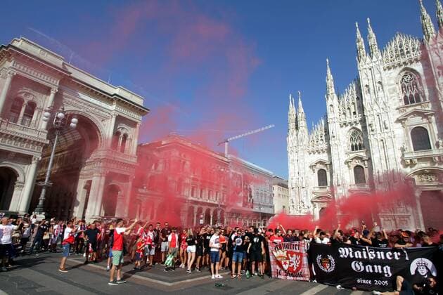 FANS ULTRAS SLAVIA PRAGUE OCCUPANO PIAZZA DUOMO FUMOGENI AND CHOIRS IN VIEW OF THE CHAMPION WITH INTER THIS EVENING Editorial Usage Only  Copyright: xSALMOIRAGOxFOTOGRAMMAx xIPAx