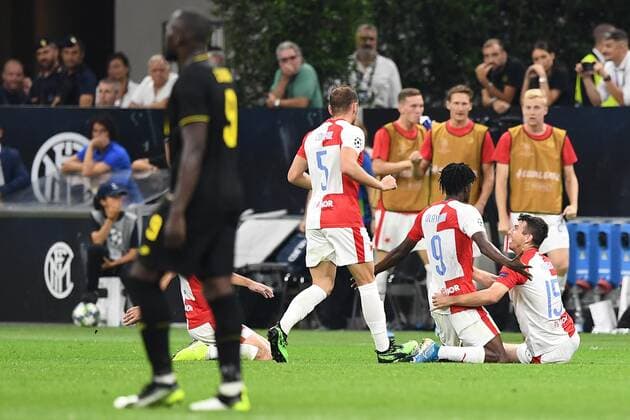 Peter Olayinka of Slavia Praha celebrates after scoring the goal of 0-1 Milano 17-9-2019 Stadio Giuseppe Meazza Football Champions League 2019 2020 FC Internazionale - Slavia Praha Photo Image Insidefoto antoniettaxbaldassarre