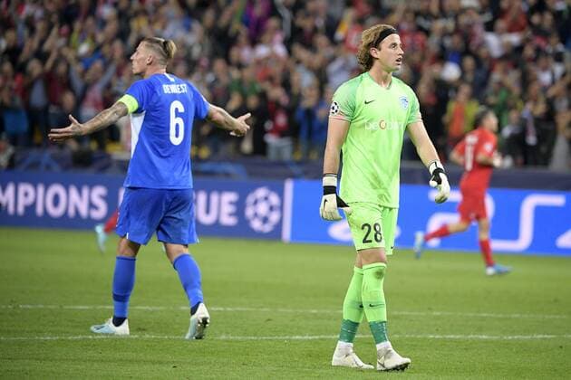 Genk s Sebastien Dewaest and Genk s goalkeeper Gaetan Coucke pictured during a game between Austrian club RB Salzburg and Belgian RC Genk, Tuesday 17 September 2019 in Salzburg, Austria, first match in the group stage of the UEFA Champions League. YORICKxJANSENS  x05665953x