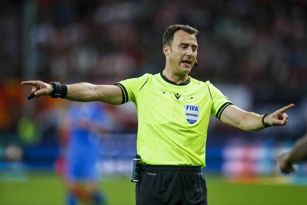 SOCCER - CL, RBS vs Genk SALZBURG,AUSTRIA,17.SEP.19 - SOCCER - UEFA Champions League, group stage, Red Bull Salzburg vs KRC Genk. Image shows the referee Felix Zwayer. GEPAxpictures xJasminxWalter